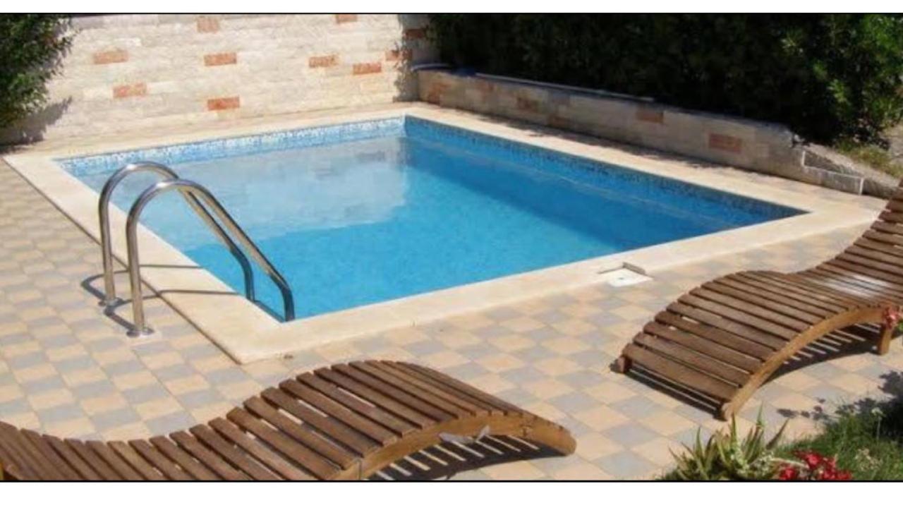Olive Tree Apartments ロヴィニ エクステリア 写真