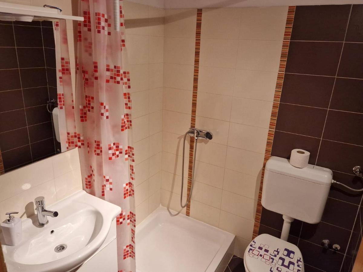 Olive Tree Apartments ロヴィニ エクステリア 写真