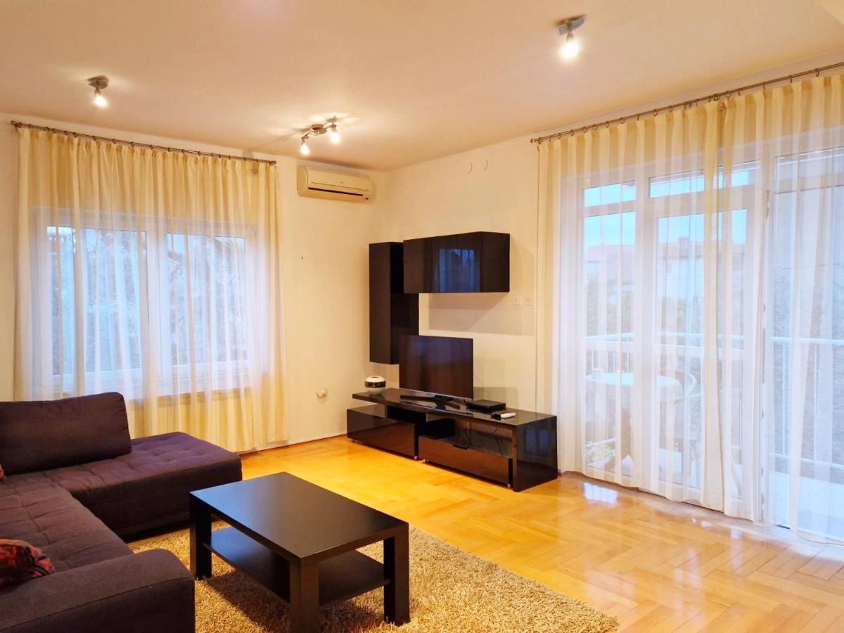 Olive Tree Apartments ロヴィニ エクステリア 写真