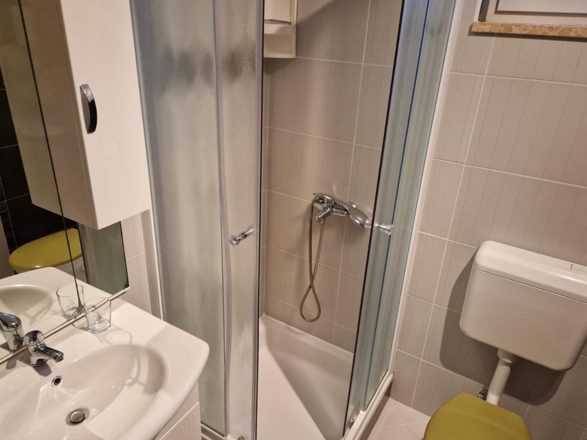 Olive Tree Apartments ロヴィニ エクステリア 写真
