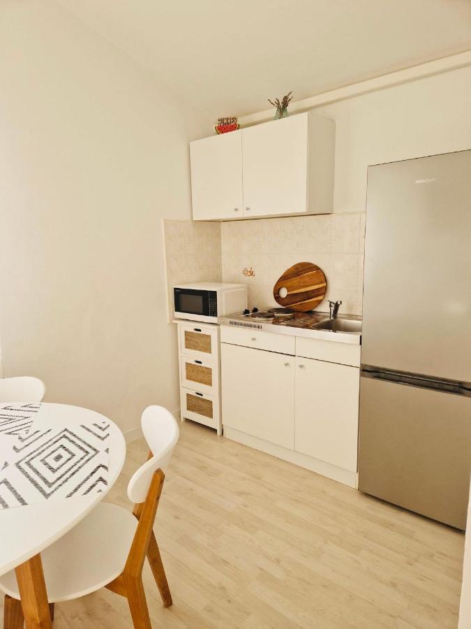 Olive Tree Apartments ロヴィニ エクステリア 写真