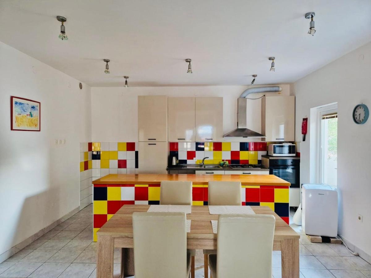 Olive Tree Apartments ロヴィニ エクステリア 写真