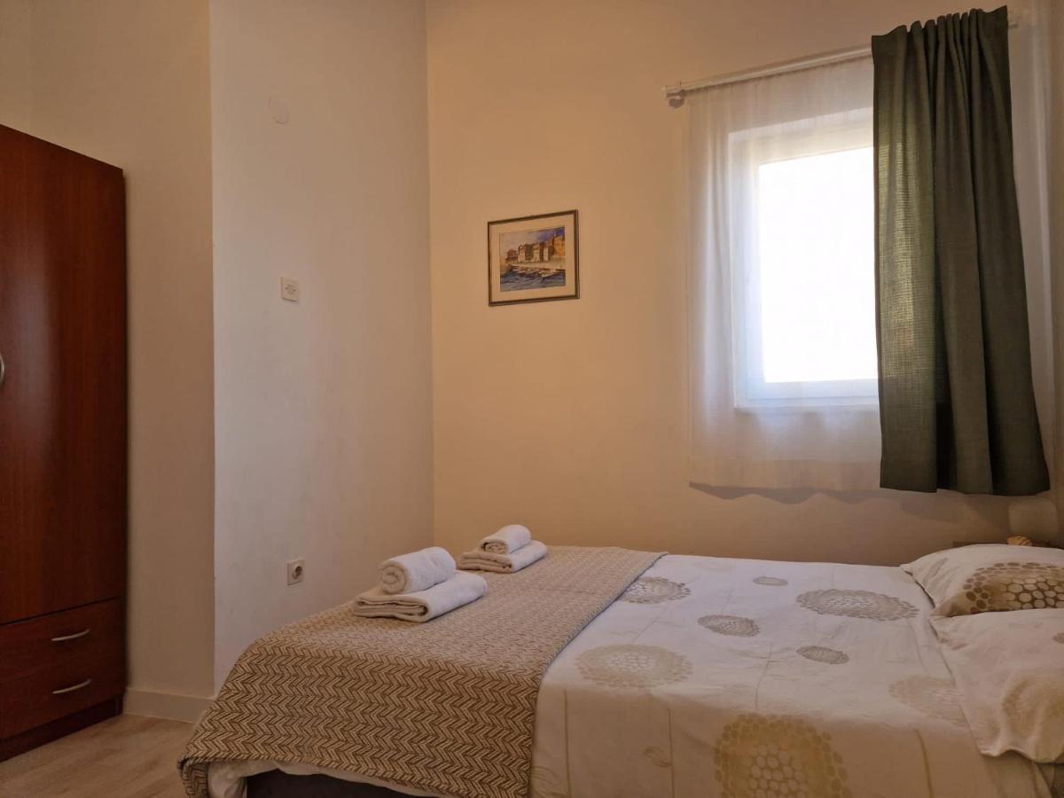 Olive Tree Apartments ロヴィニ エクステリア 写真